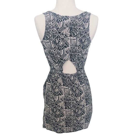 Mossimo black white geometric print tunic tank pockets keyhole - Picture 4 of 6